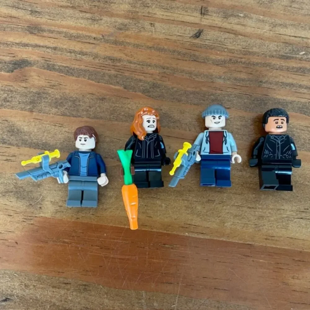 Lego Jurassic World 4 figures with accessories 76950 - Replacement parts